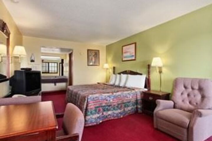DAYS INN WILLIAMSBURG