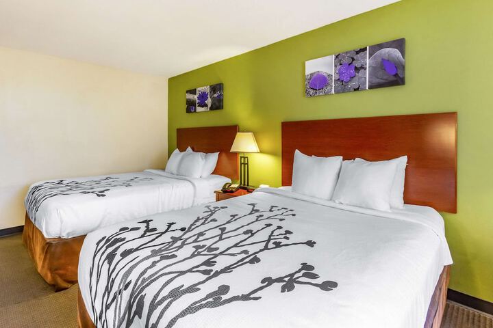 Room 18 of 32