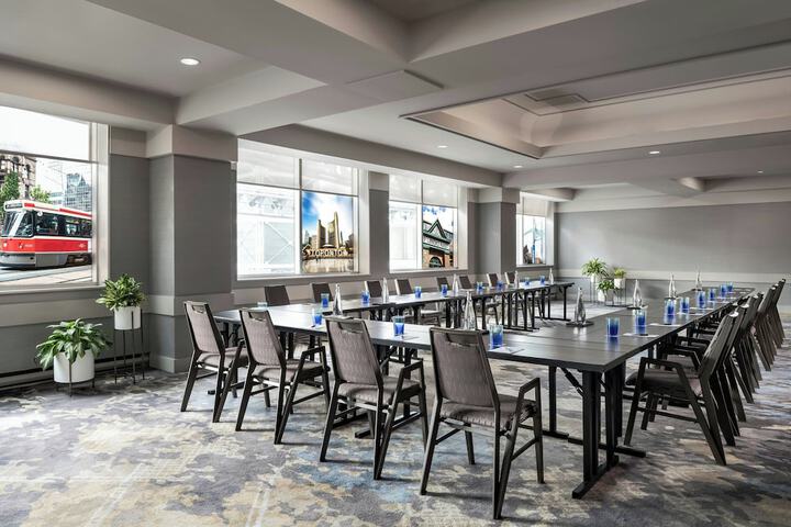Sheraton Gateway Hotel in Toronto International Airport