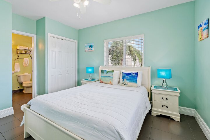 Room 33 of 40