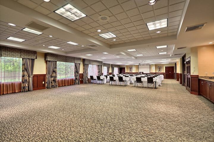 Comfort Suites Grand Rapids North