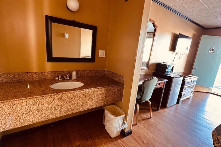 Room 15 of 20