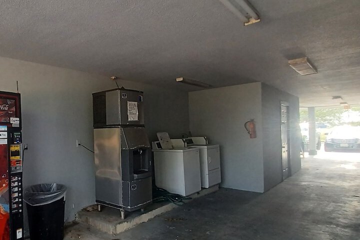 Room 13 of 21