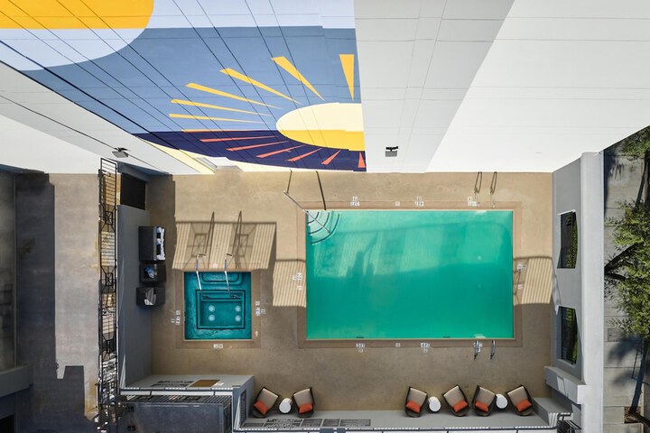 Hotel Zessa Orange County Airport a DoubleTree by Hilton