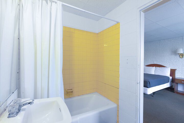 Room 68 of 78