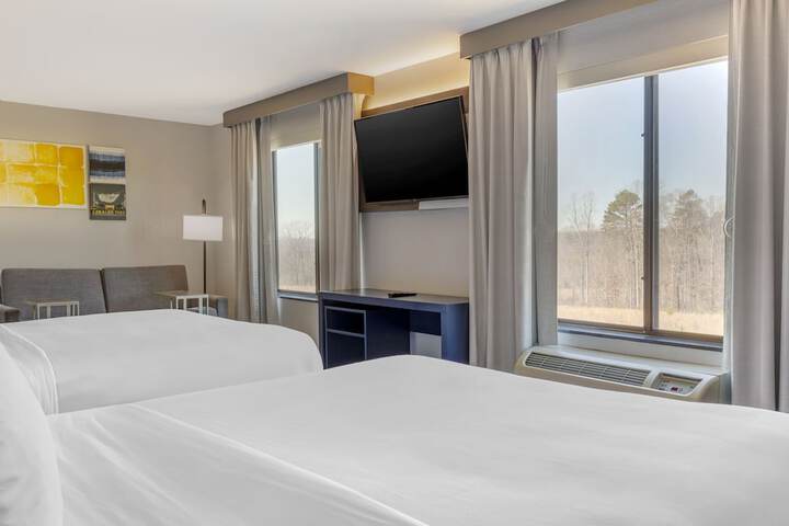 Room 7 of 28
