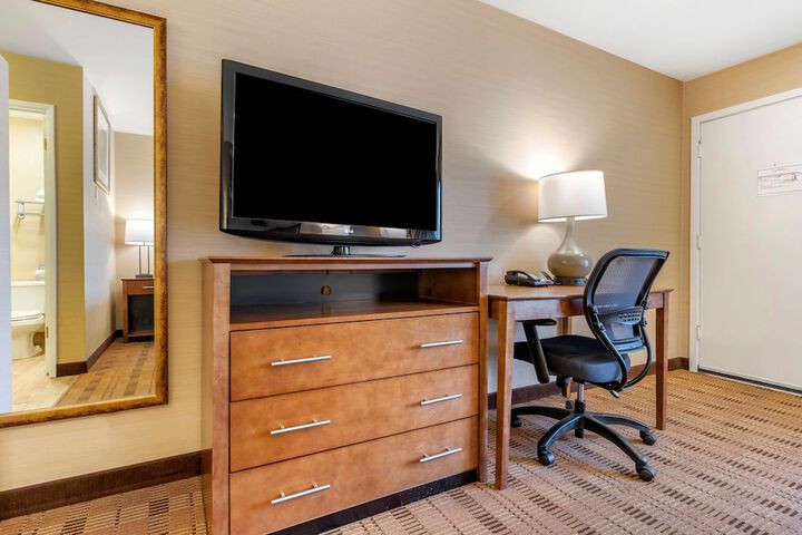 Room 18 of 33