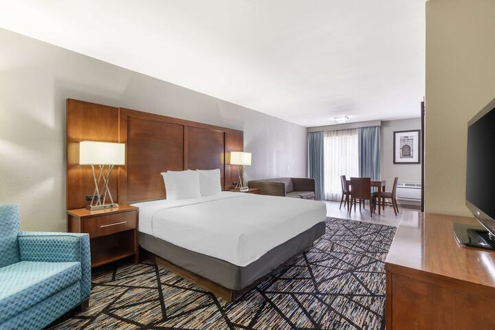 Room 16 of 34
