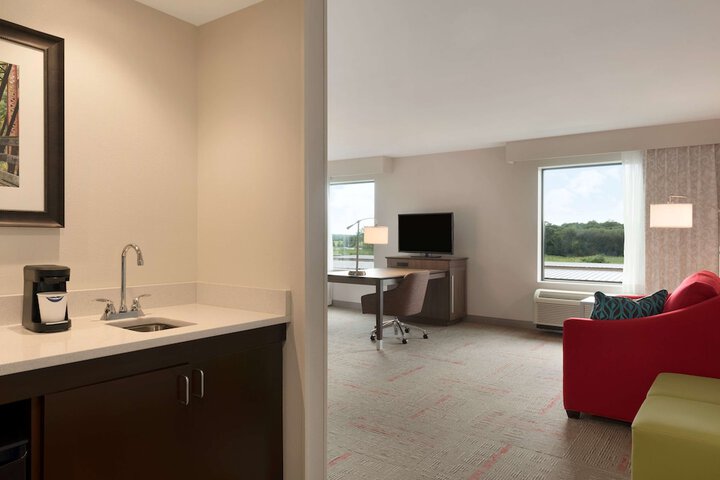 Room 12 of 28