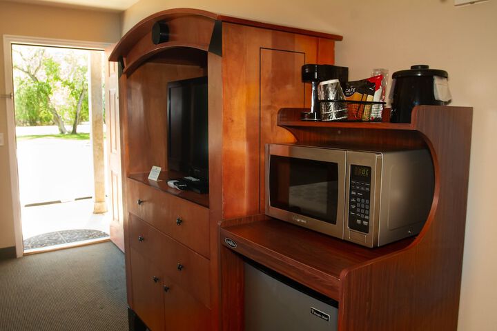 Cathedral Valley Inn