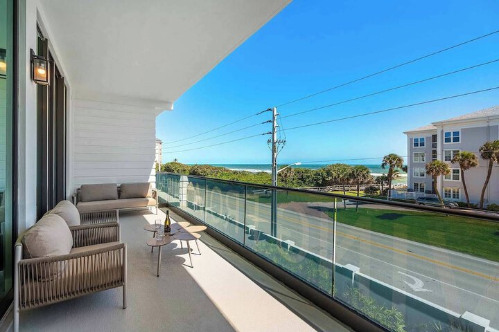 Harbor Island Beach Club Homes by Villatel