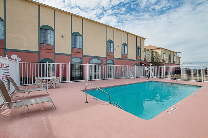 Pool 8 of 39