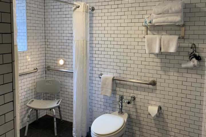 Room 7 of 31