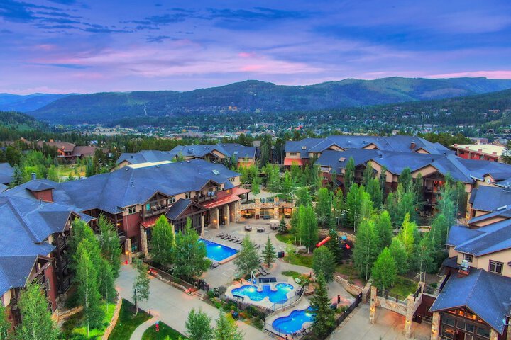 Grand Timber Lodge