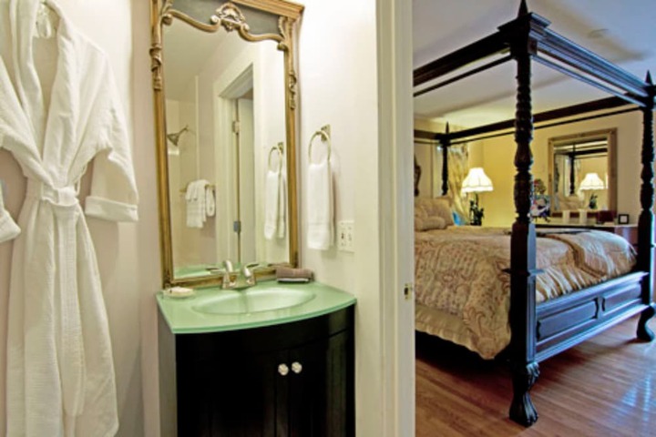 Room 21 of 38