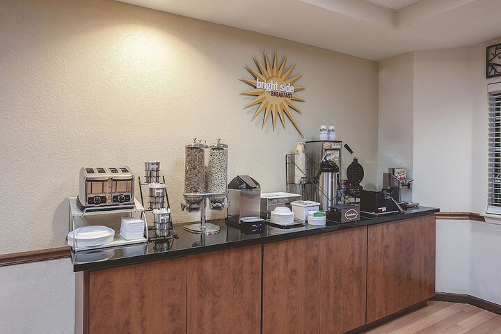 Breakfast/Coffee Service 26 of 28
