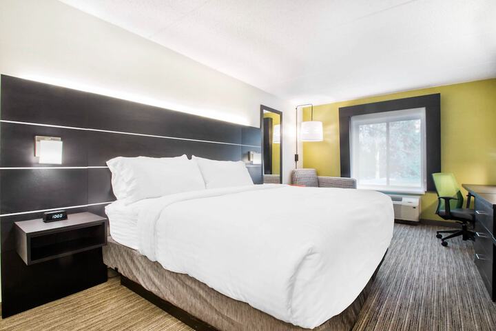 Room 21 of 38