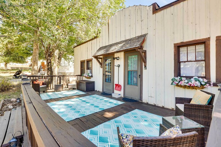 Cottage w / Furnished Deck: 1 Mi to Dtwn Craig!