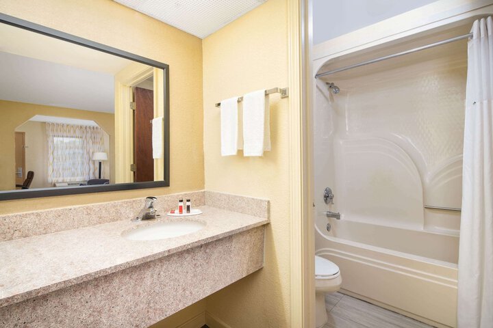 Room 3 of 15