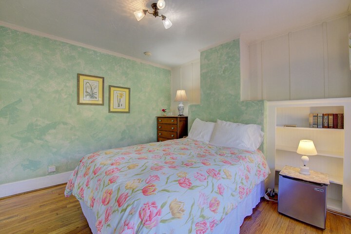 Room 109 of 156
