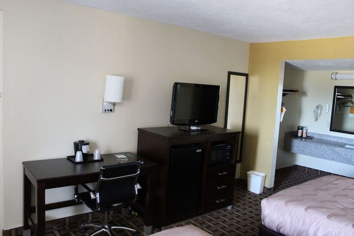 Room 14 of 49