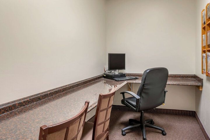 Business Center 33 of 33