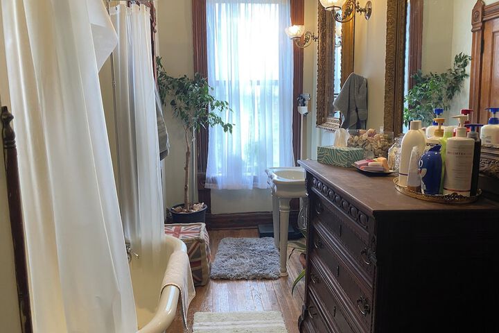 Vineyard Mansion & Carriage House Bed & Breakfast