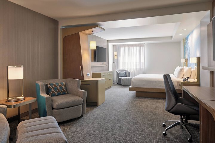 Room 6 of 17