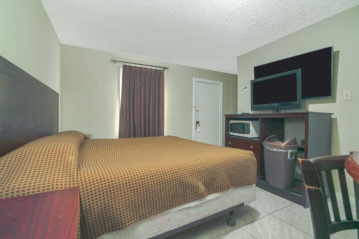 Room 17 of 50