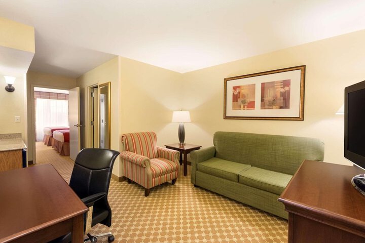 Room 22 of 40
