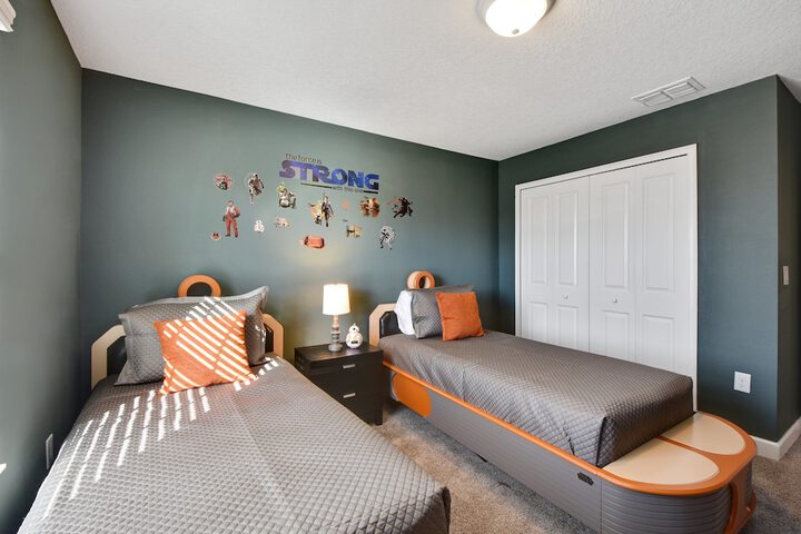 Room 30 of 35