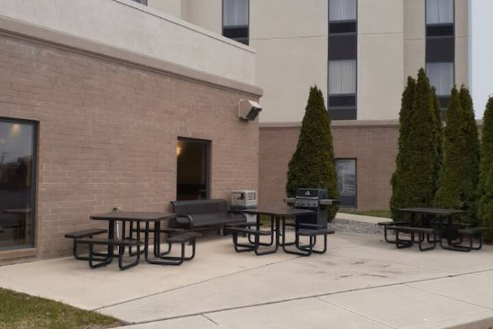Hampton Inn & Suites Greensburg