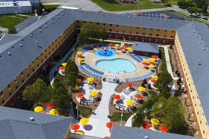 Cedar Points Express Hotel