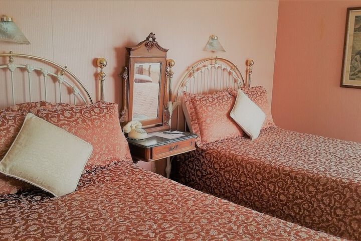 Room 7 of 20