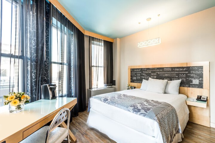 Room 21 of 37