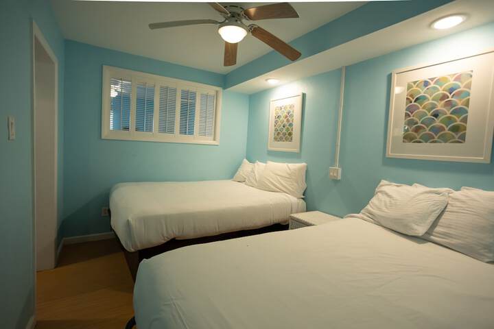 Room 30 of 36