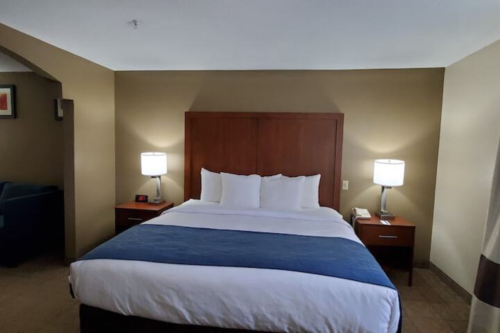 Room 28 of 44