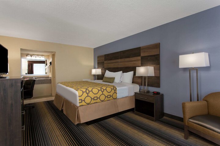 Room 16 of 25