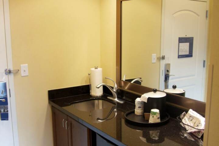 Hampton Inn & Suites Watertown