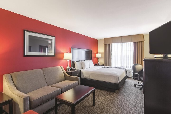 La Quinta Inn & Suites by Wyndham Fargo-Medical Center