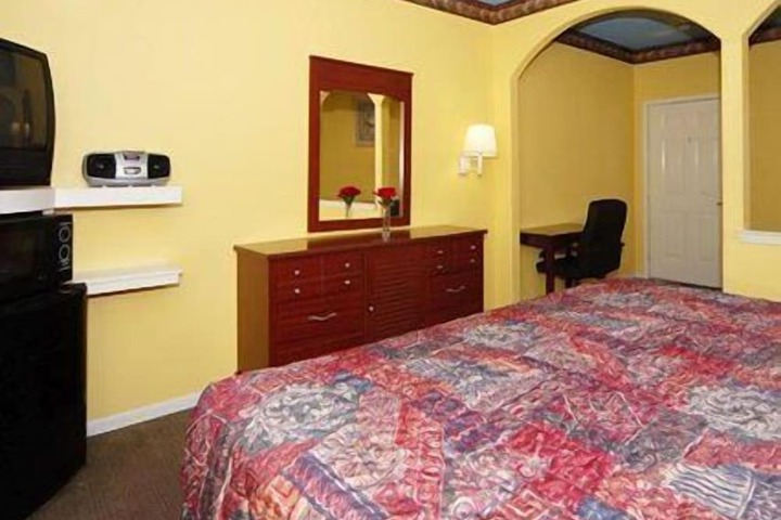 Room 25 of 35