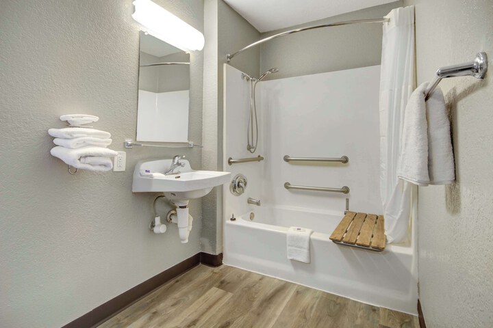 Room 14 of 26