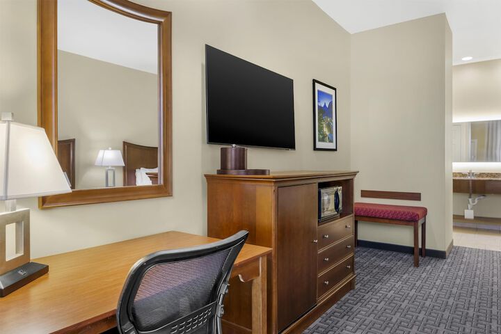 Best Western Plus Swiss Chalet Hotel & Suites