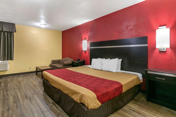 Room 15 of 27
