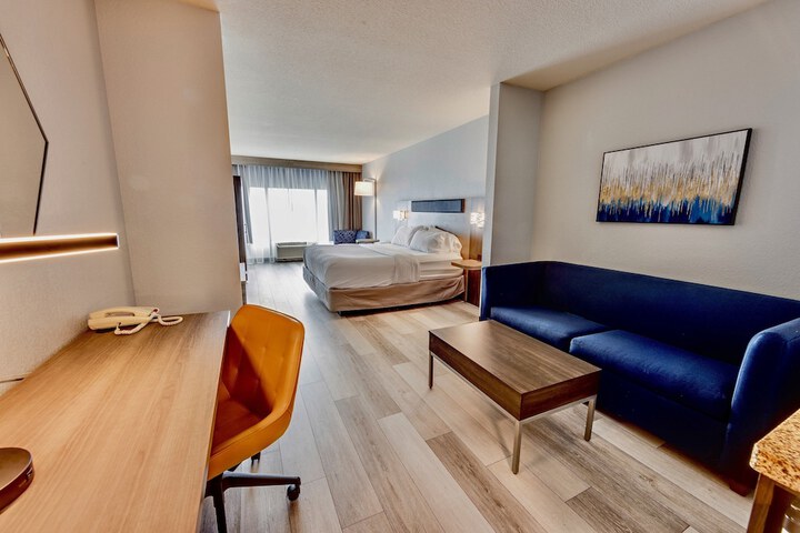 Room 34 of 68