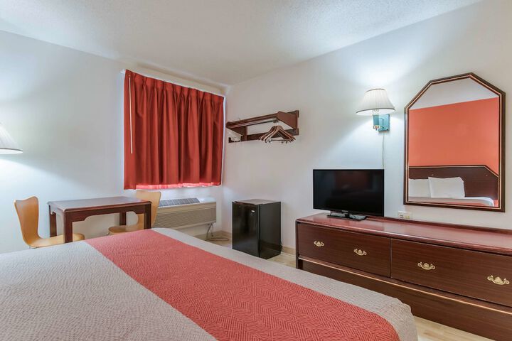 Room 27 of 29