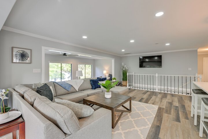 Spacious Lake Norman Retreat w / Boat Ramp!
