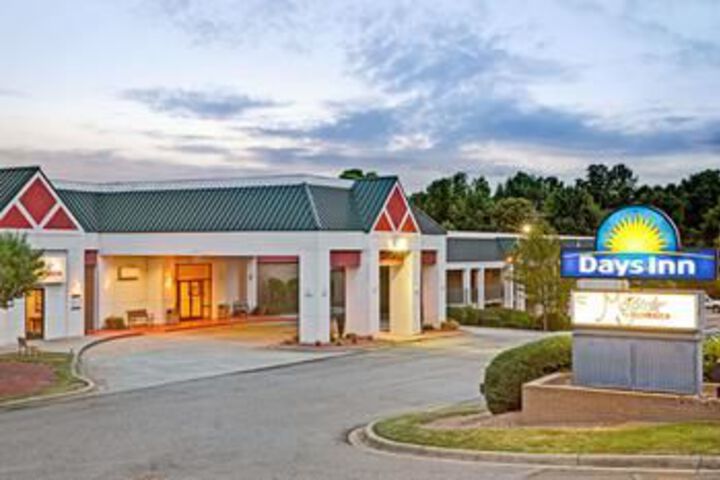 Days Inn by Wyndham Cornelius Lake Norman