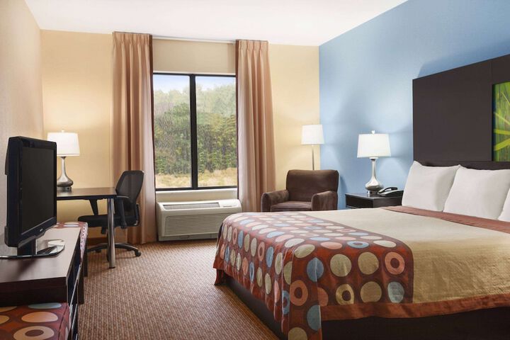 Super 8 by Wyndham Pennsville / Wilmington