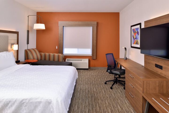 Room 36 of 60